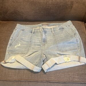NWOT Distressed Denim Women's Shorts from Torrid